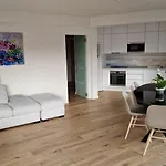 Luxury Renovated 3 Rooms Apartment